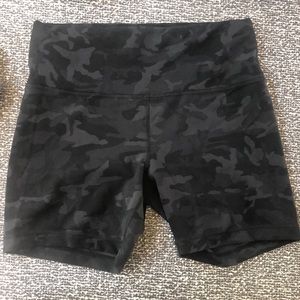 Lululemon bike shorts camo 12